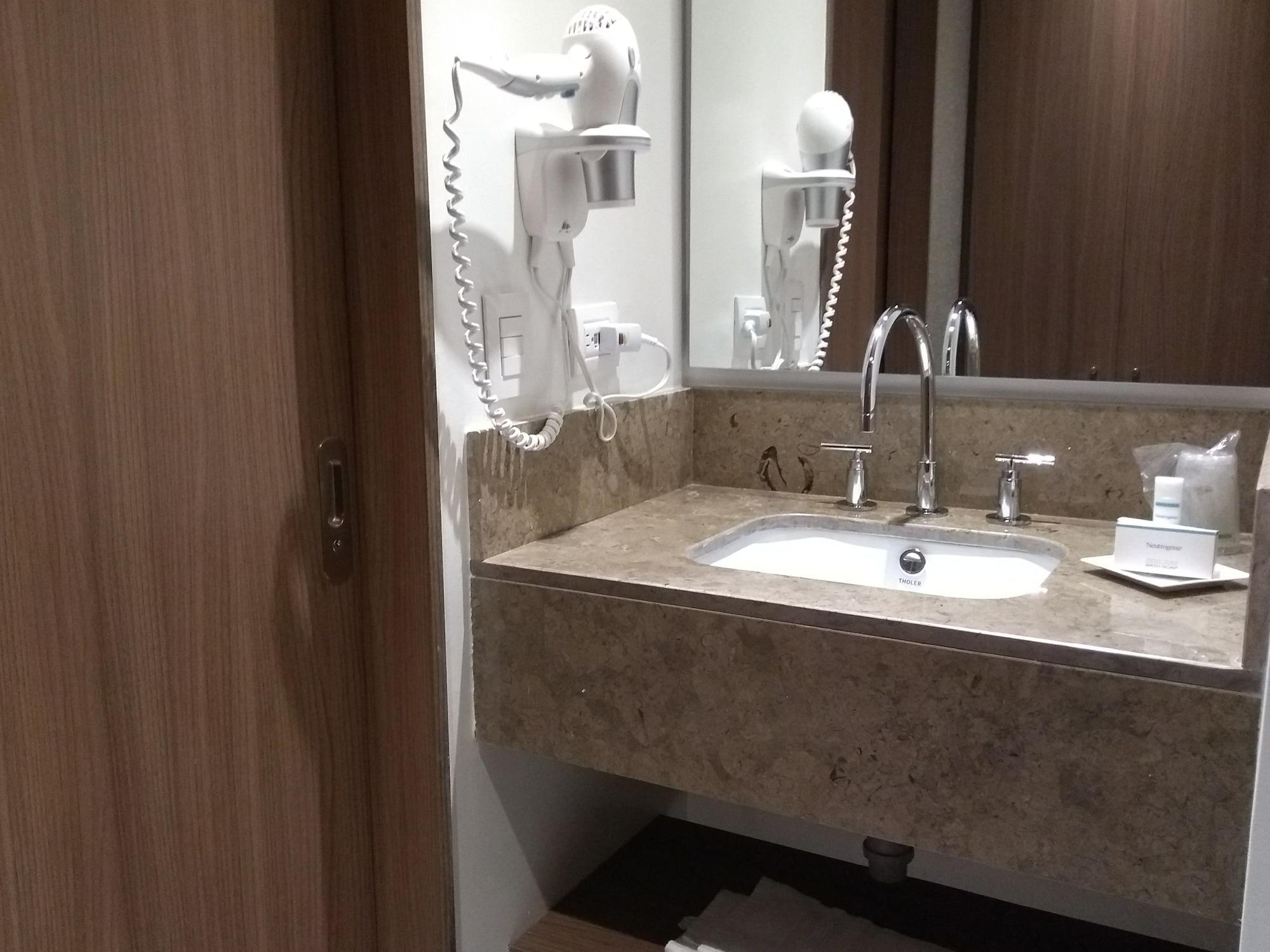 Hampton By Hilton Yopal Otel Dış mekan fotoğraf